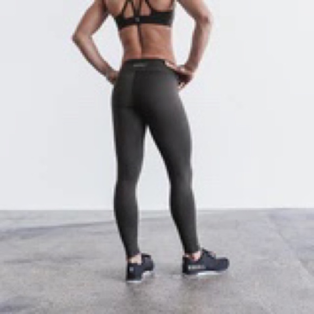 NOBULL MID-RISE TIGHTS-BLACK HEATHER- like new.